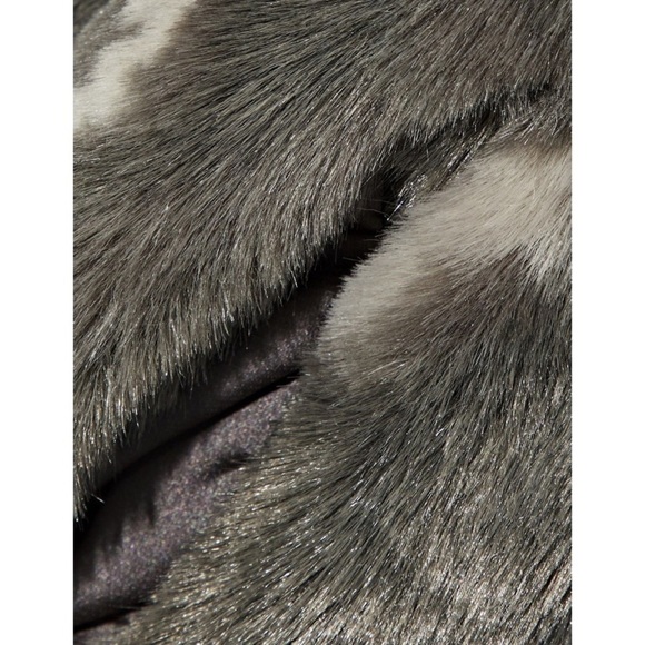 faux fur coat - Picture 3 of 10